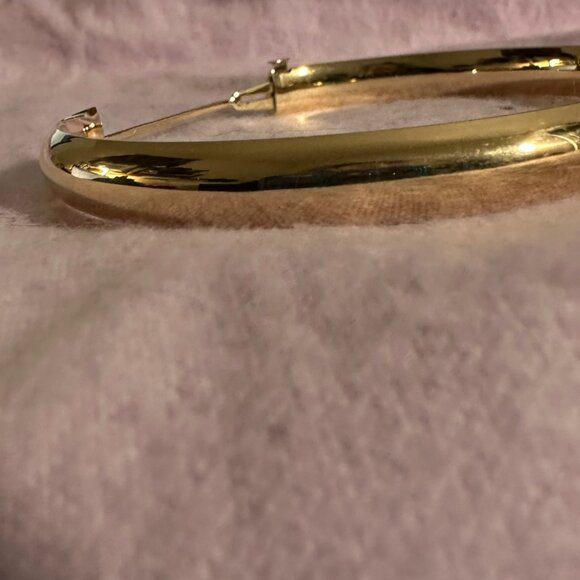 Solid 14 KT Gold 8mm Wide Bangle Bracelet - Picture 4 of 10